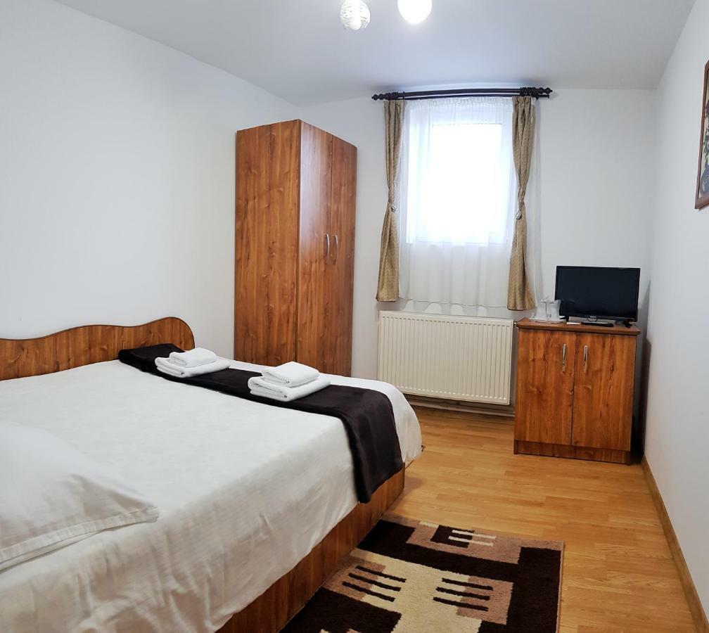 Отель Dmc House Frumosu  Экстерьер фото