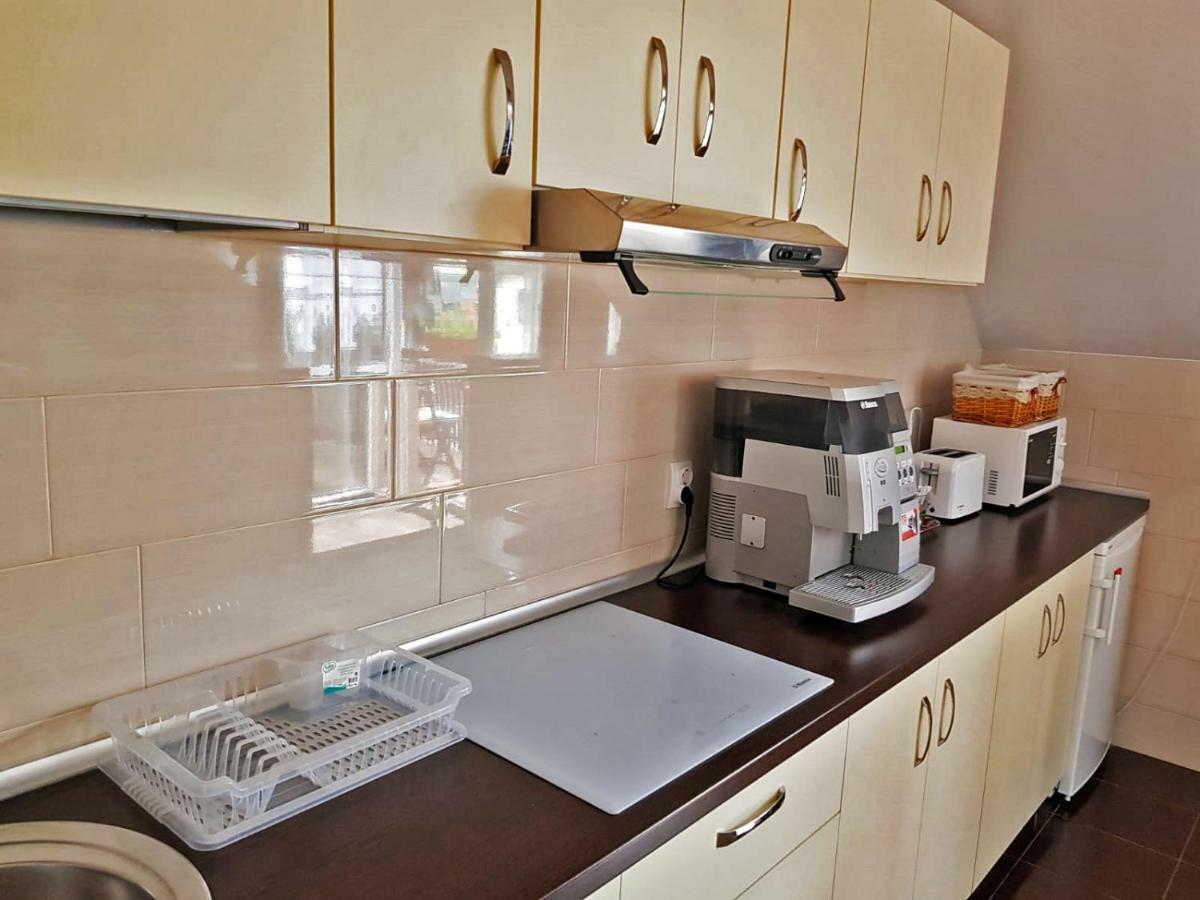 Отель Dmc House Frumosu  Экстерьер фото