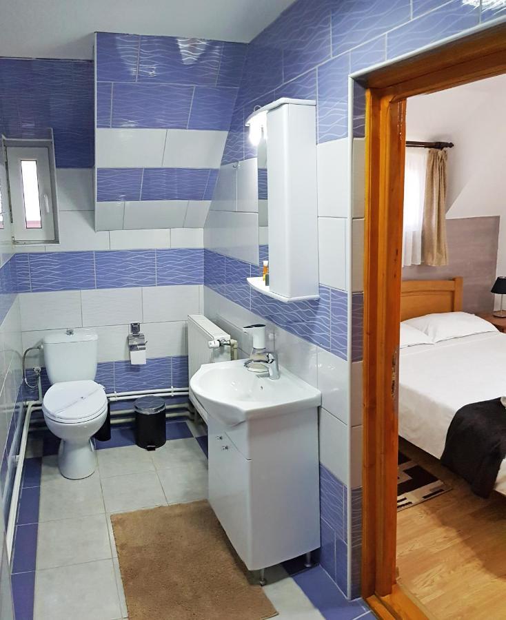 Отель Dmc House Frumosu  Экстерьер фото